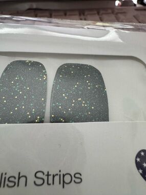 NIP- ColorStreet color strips for nails-  Dublin the Fun